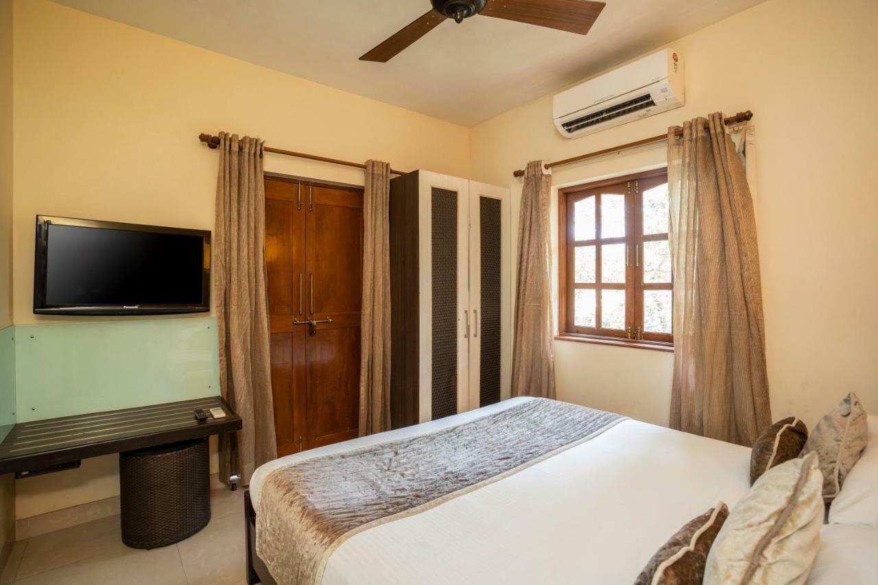 Hotel Coco Goa Arpora Exterior foto
